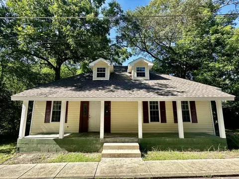 102 East St, Purvis, MS 39475