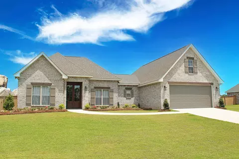 15 Steerforth Dr, Hattiesburg, MS 39402