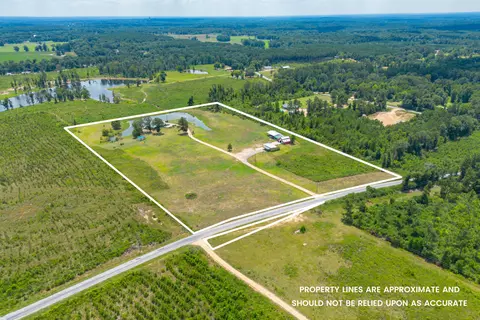 38 Mcdonald Chapel Rd, Collins, MS 39428