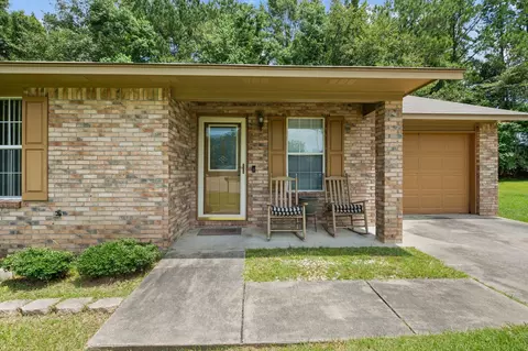 100 Pawnee Cir, Hattiesburg, MS 39401