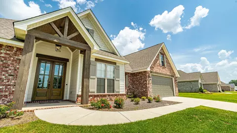 11 Steerforth Dr, Hattiesburg, MS 39402
