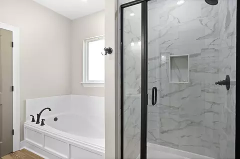 Bath - 5 Berwick, Petal, MS 39465 photo 1 of 2