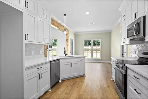 Kitchen - 5 Berwick, Petal, MS 39465 photo 2 of 3