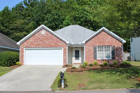 107 Huntington Dr, Hattiesburg, MS 39402