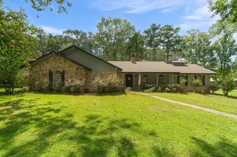 1218 Forest Hills Dr, Laurel, MS 39440