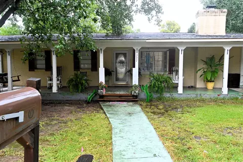 Exterior - 227 SE 8th Ave, Magee, MS 39111 photo 3 of 5