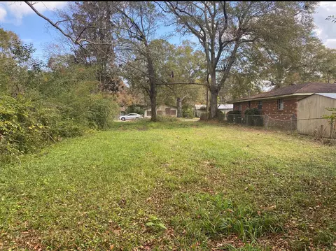 1203 Penton, Hattiesburg, MS 39401