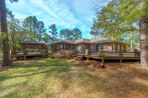 112 Lakeshore Dr, Hattiesburg, MS 39402