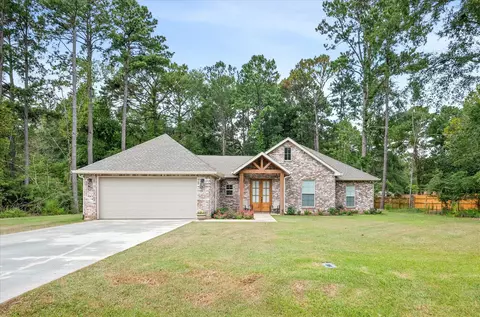 68 Fair Lake Dr, Hattiesburg, MS 39402