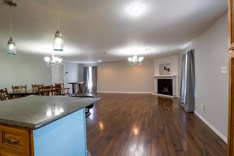 Living - 6877 Union Rd, Richton, MS 39476 photo 1 of 2
