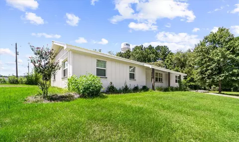 407 Rosewood Ter, Richton, MS 39476