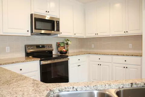 Kitchen - 42 N Slade Rd, Sumrall, MS 39482 photo 2 of 4