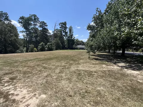 22 Lakeview Rd, Columbia, MS 39429
