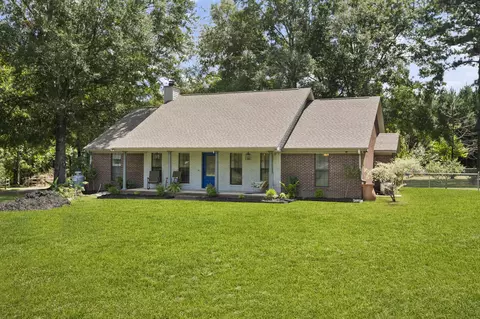 16 Shelton Cedar Rd, Moselle, MS 39459