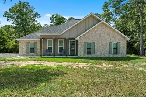 369 J C Bryant Rd, Hattiesburg, MS 39401