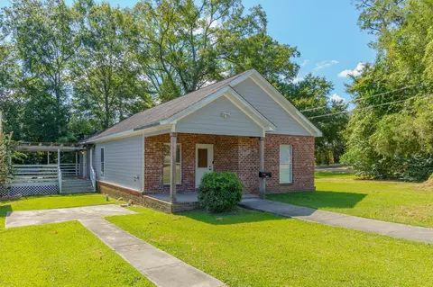 Exterior - 306 S 2nd St, Collins, MS 39428 photo 2 of 6