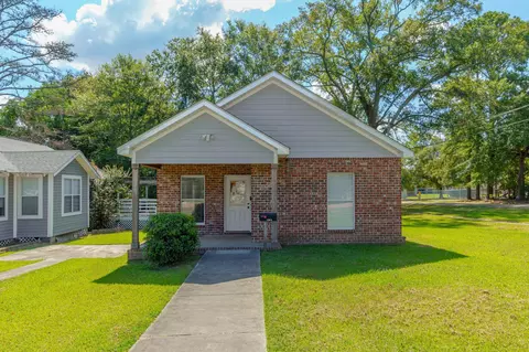 306 S 2nd St, Collins, MS 39428