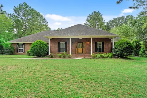 105 Ramblewood Dr, Hattiesburg, MS 39402