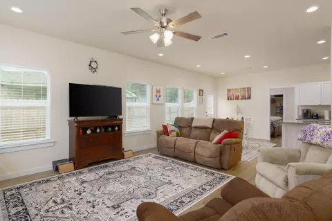 Living - 26 Sienna Ln, Sumrall, MS 39482 photo 1 of 2