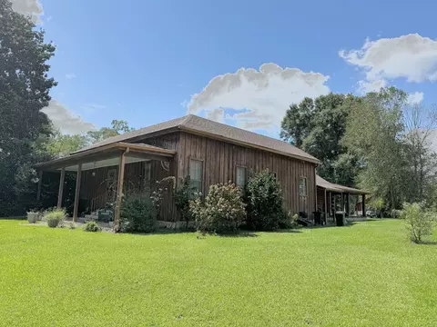 712 Paulding Rd, Ellisville, MS 39437
