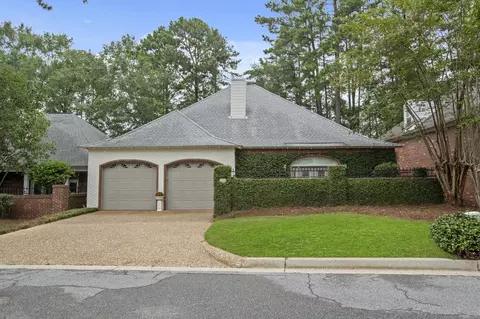 38 Acadian Cir, Hattiesburg, MS 39402