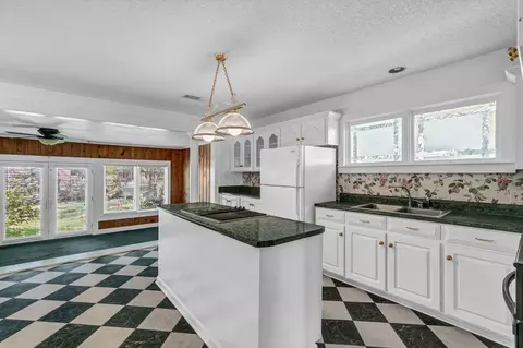 903 S Elm Ave, Collins, MS 39428 photo 11