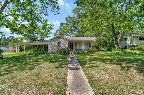 903 S Elm Ave, Collins, MS 39428