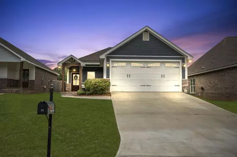 41 N Barnes Field Rd, Hattiesburg, MS 39402