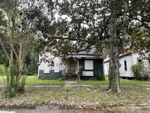 525 Buschman St, Hattiesburg, MS 39401
