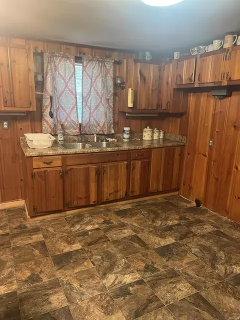 904 S 7th Ave, Laurel, MS 39440 photo 3