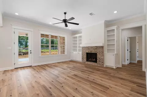 Living - 12 Redmont Dr, Sumrall, MS 39482 photo 1 of 3