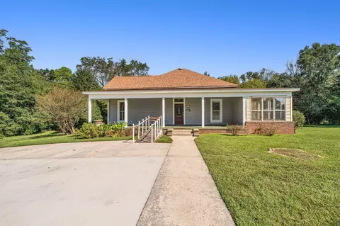 56 Shelby Speights Dr, Purvis, MS 39475