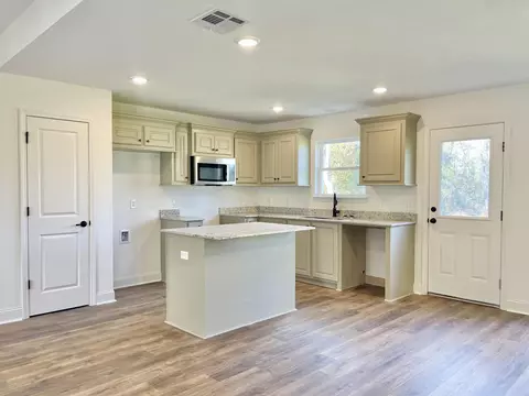 20 Ford Rd, Hattiesburg, MS 39401
