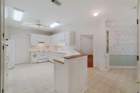 220 Center Ave, Sumrall, MS 39482 photo 16