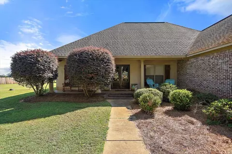 Exterior - 105 Madison Pl, Magee, MS 39111 photo 3 of 10