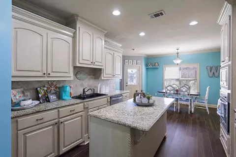 Kitchen - 105 Madison Pl, Magee, MS 39111 photo 2 of 5