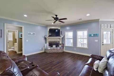Living - 105 Madison Pl, Magee, MS 39111 photo 1 of 1