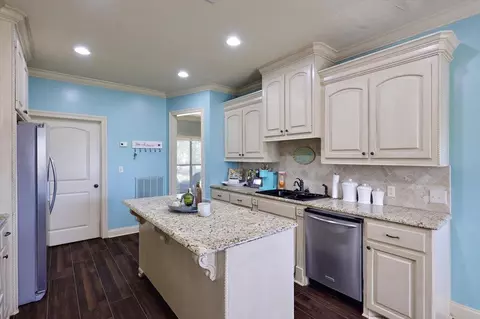 Kitchen - 105 Madison Pl, Magee, MS 39111 photo 3 of 5