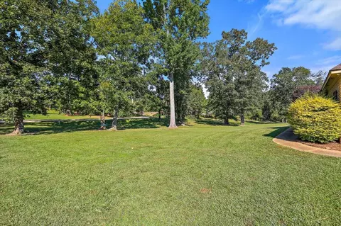 Exterior - 105 Madison Pl, Magee, MS 39111 photo 5 of 10
