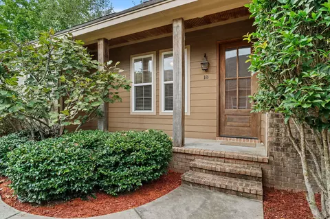 18 Riviera Cir, Hattiesburg, MS 39402