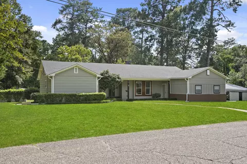 7 Sunset Rd, Laurel, MS 39440