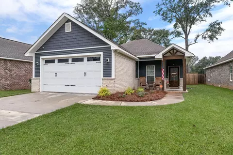 8 S Barnes Field Dr, Hattiesburg, MS 39402