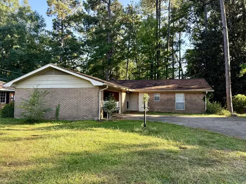 4308 Oak Forrest Dr, Hattiesburg, MS 39402