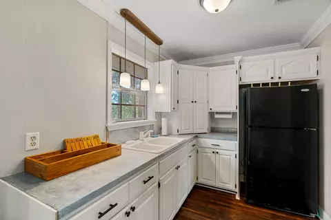 Kitchen - 209 N Slade Rd, Sumrall, MS 39482 photo 8 of 9