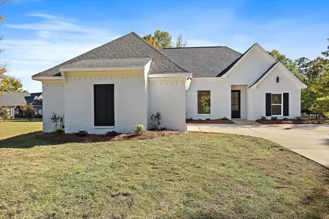 101 NW Cypress Cv, Magee, MS 39111