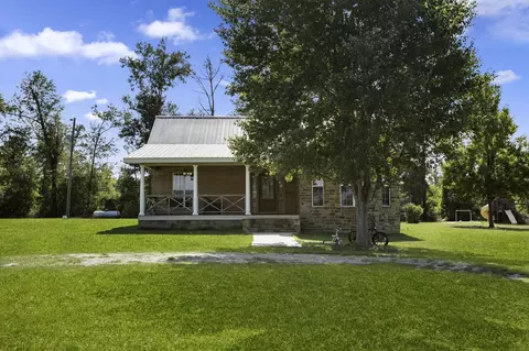 24 Cothren Rd, Collins, MS 39428 photo 1