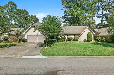 113 Comanche Dr, Hattiesburg, MS 39402