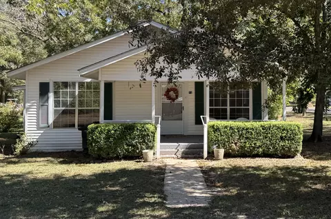 72 Carraway Ave, Bassfield, MS 39421