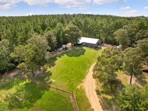 1926 Carnes Rd, Brooklyn, MS 39425