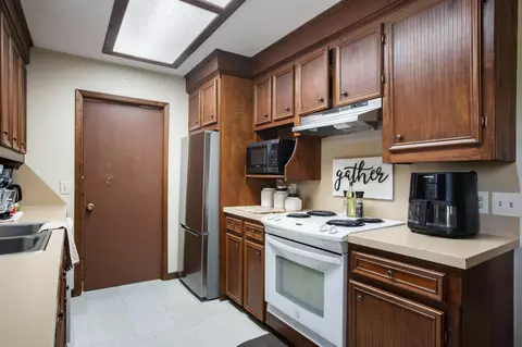 Kitchen - 21 Rouse Rd, Lumberton, MS 39455 photo 2 of 2